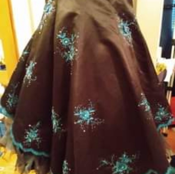 Three dresses - Picture 5 of 15